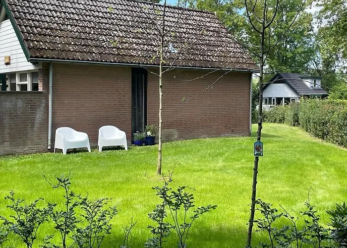 Rustig Gelegen Woning In Het Nr 140 *
