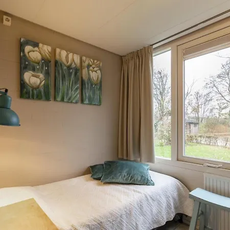 Casa de Férias Rustig Gelegen Woning In Het Nr 140